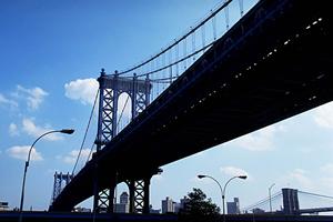 落雪事故の心配がなくなる屋根融雪システム